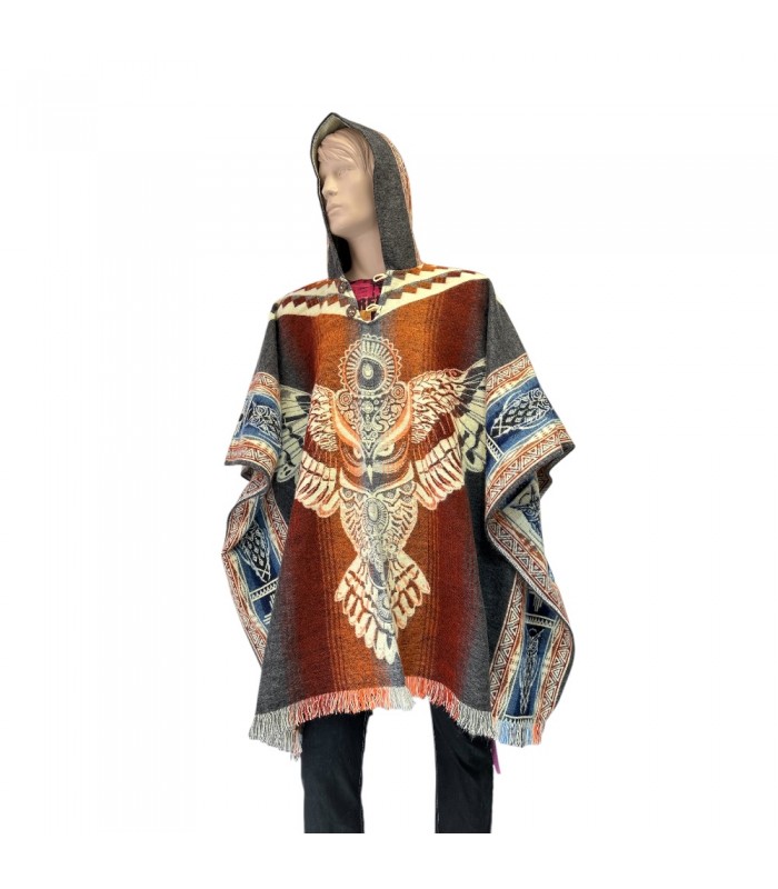 Poncho native motif chouette fabriqué artisanalement en Équateur. Poncho native motif chouette fabriqué artisanalement en Équateur.