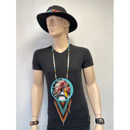 Collier en perles de rocailles avec motif chef indien, fabriqué artisanalement en Équateur