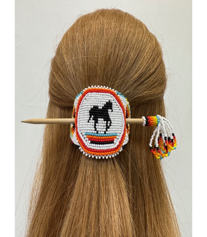 Barrette amérindienne en perles de rocailles, fabriqué entièrement à la main en Équateur .