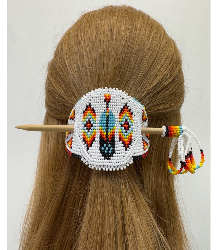 Barrette amérindienne en perles de rocailles, fabriqué entièrement à la main en Équateur.