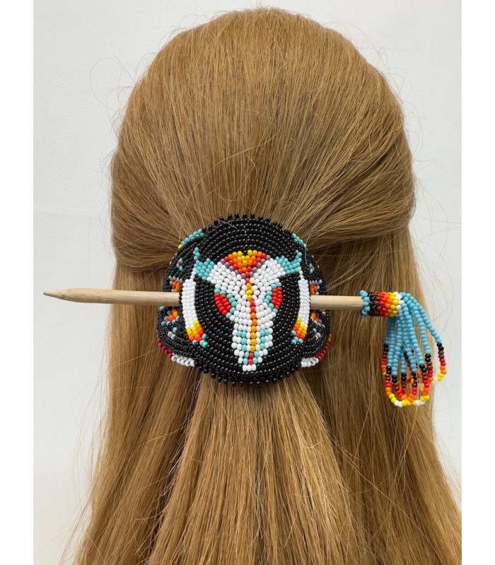 Barrette amérindienne en perles de rocailles, fabriqué entièrement à la main en Équateur .