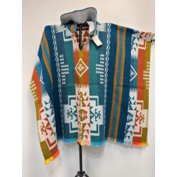 Poncho native modèle ethnique, fabriqué artisanalement en Équateur