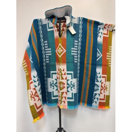 Poncho native modèle ethnique, fabriqué artisanalement en Équateur
