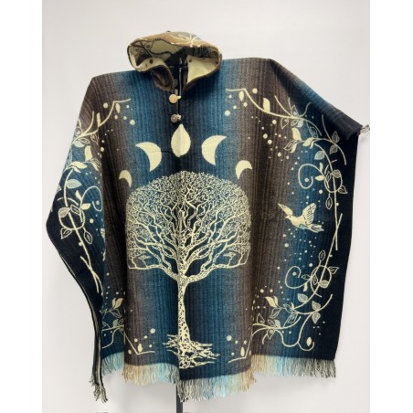 Poncho arbre de vie en 70% acrylique et 30% laine d’alpaga, fabriqué artisanalement en Équateur 