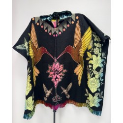 Poncho modèle mixte avec motif colibri, fabriqué artisanalement en Équateur.