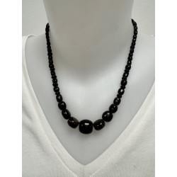 Collier-en-perles-spondylus-noir