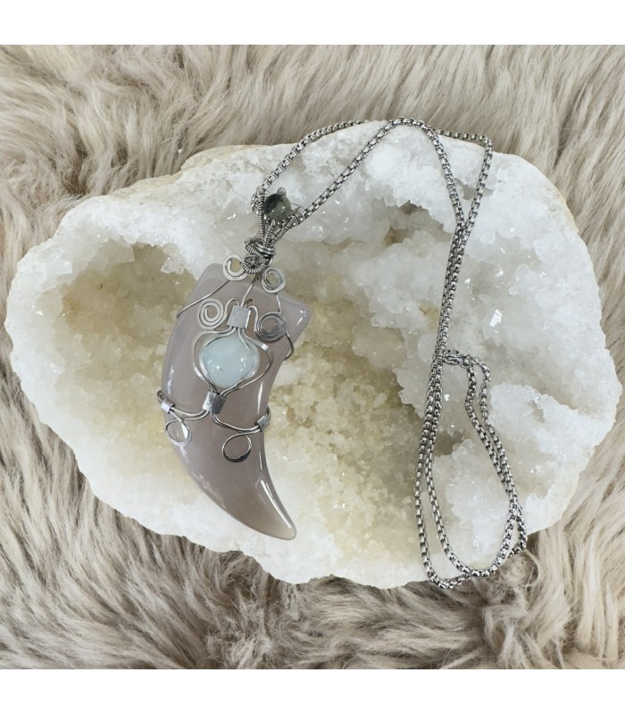 Pendentif croc en pierres naturelles fabriqué entièrement à la main en Équateur